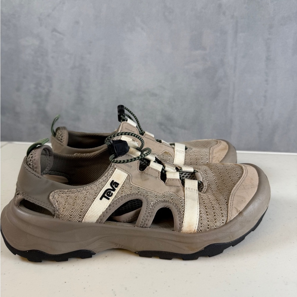 Teva Sandals Size 8.5 Womens Outflow CT Shoes Womens Tan Hiking Outdoor